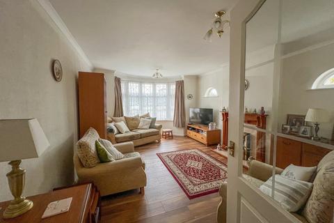 67 Cornhill Avenue, Hockley, SS5 5BY