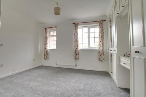 2 bedroom terraced house to rent, Meadow Close, Chatteris