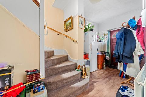 22 Hillside Gardens, Wallington, SM6 9NY