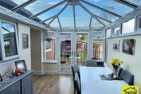 3 bedroom semi-detached house for sale, Albert Street, Newark, Nottinghamshire.