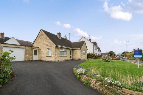 2 bedroom bungalow for sale, Station Road, Bishops Cleeve, Cheltenham, Gloucestershire, GL52