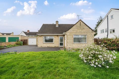 2 bedroom bungalow for sale, Station Road, Bishops Cleeve, Cheltenham, Gloucestershire, GL52