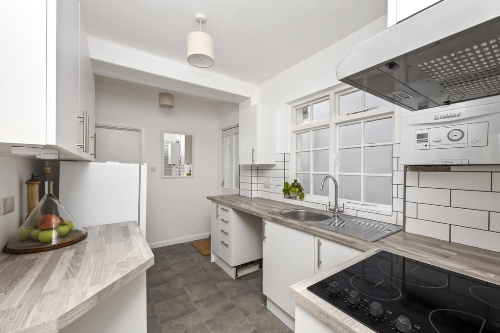 Belgrave Place 13, Basement Flat-010