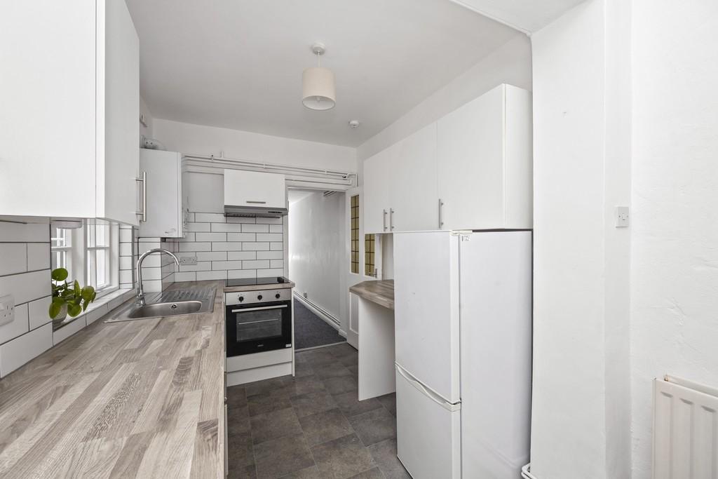 Belgrave Place 13, Basement Flat-011