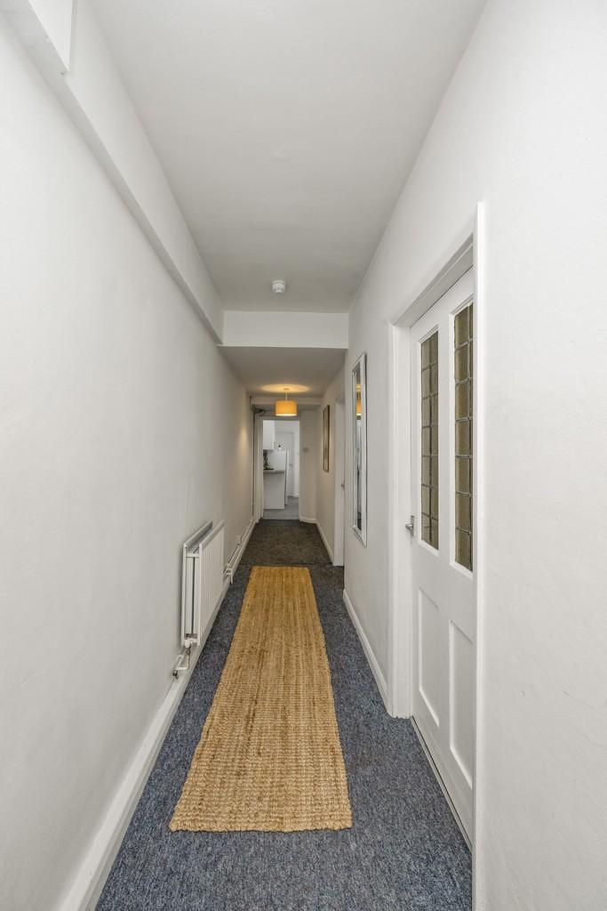 Belgrave Place 13, Basement Flat-014