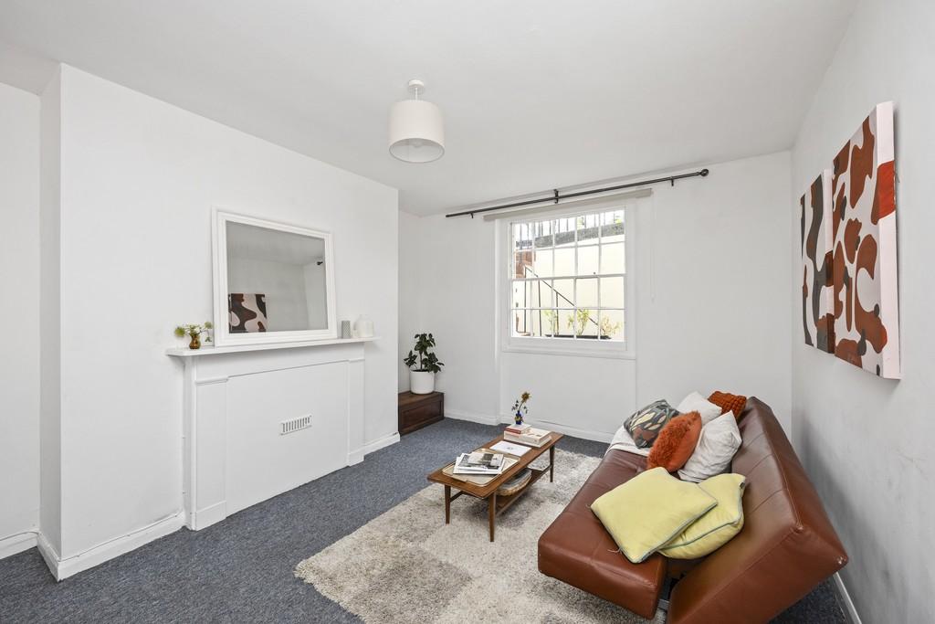 Belgrave Place 13, Basement Flat-001