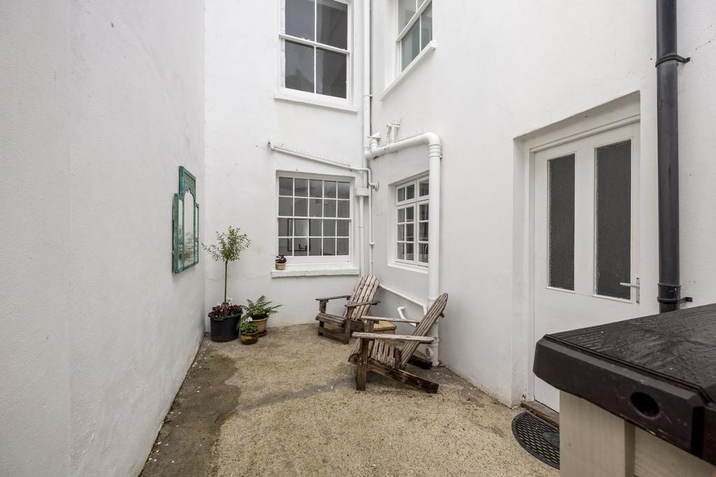 Belgrave Place 13, Basement Flat-016