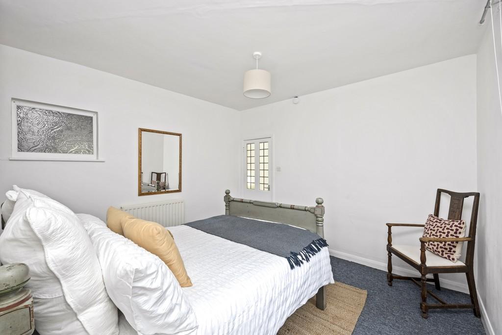 Belgrave Place 13, Basement Flat-008