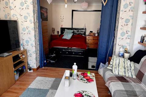 5 bedroom end of terrace house for sale, Wellesley Road, Slough