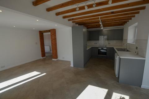 3 bedroom semi-detached house to rent, Livermere Road, Great Barton, Bury St. Edmunds
