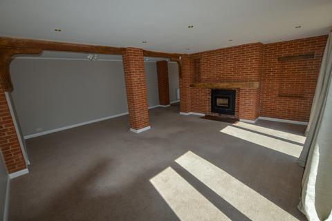 3 bedroom semi-detached house to rent, Livermere Road, Great Barton, Bury St. Edmunds