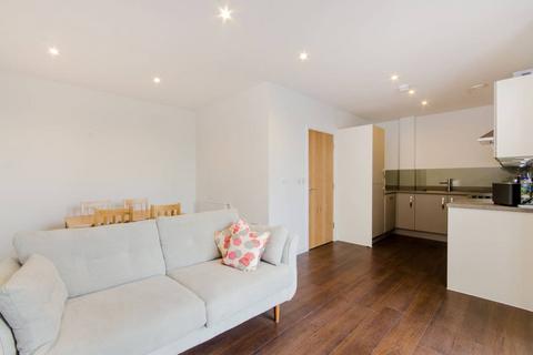 2 bedroom flat to rent, Old Devonshire Road, Balham, London, SW12