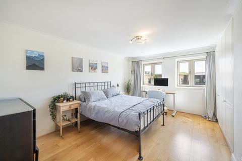 3 bedroom flat for sale, Rodin Court, Angel on the Green, Essex Road, London