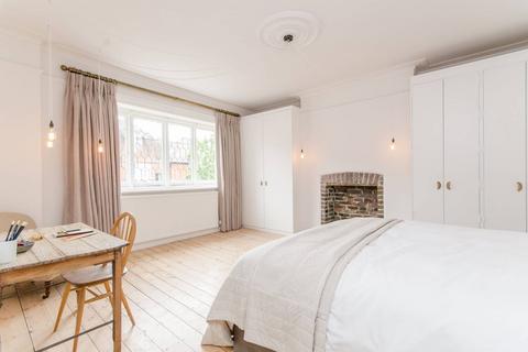 2 bedroom flat to rent, Crediton Hill, West Hampstead, London, NW6