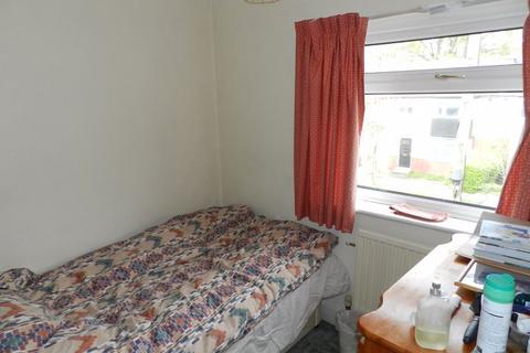 9 Springbank Crescent, Headingley, Leeds, LS6 1AB