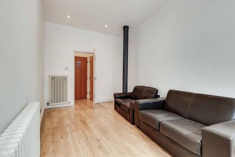 2 bedroom flat to rent, Thrawl Street, Spitalfields, London, E1