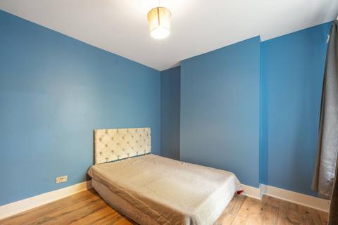 2 bedroom flat for sale, Victoria Road, Hendon, London, NW4