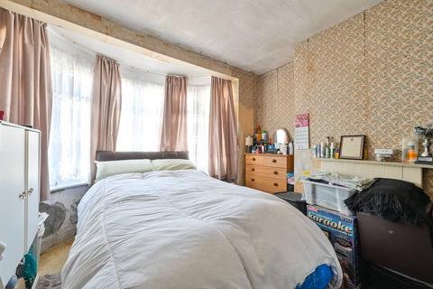 2 bedroom maisonette for sale, Braemar Avenue, Neasden, London, NW10