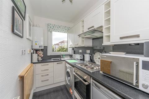 49/1 Restalrig Square, Edinburgh, EH7 6EZ