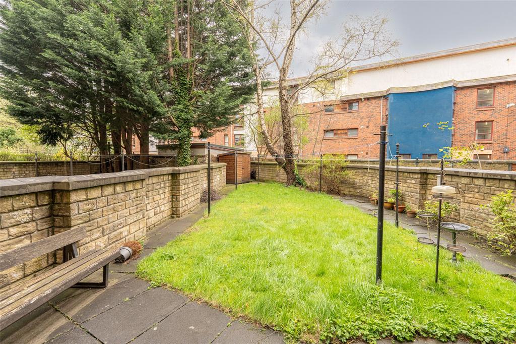 Shared Rear Garden
