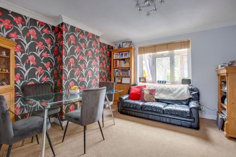 10 Clapton Approach, Wooburn Green, High Wycombe, HP10 0DP