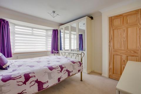 10 Clapton Approach, Wooburn Green, High Wycombe, HP10 0DP