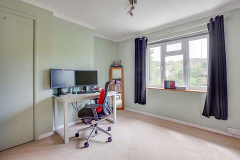 10 Clapton Approach, Wooburn Green, High Wycombe, HP10 0DP