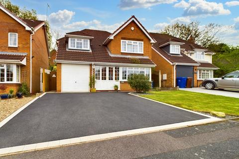 4 bedroom detached house for sale, Thorn Close, Brereton