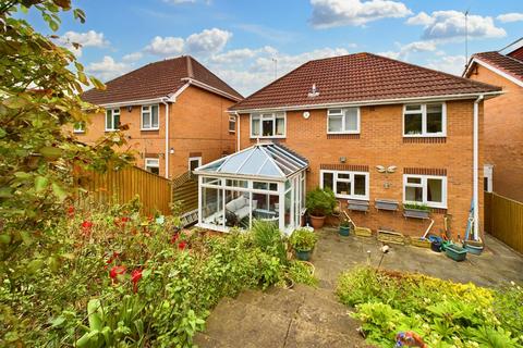 4 bedroom detached house for sale, Thorn Close, Brereton