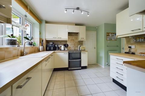 4 bedroom detached house for sale, Thorn Close, Brereton