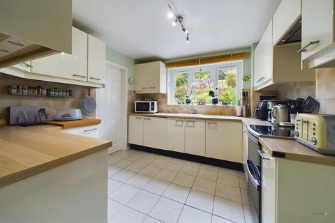 4 bedroom detached house for sale, Thorn Close, Brereton