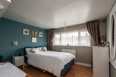 62 Howards Drive, Hemel Hempstead, HP1 3NW