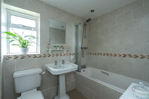 62 Howards Drive, Hemel Hempstead, HP1 3NW