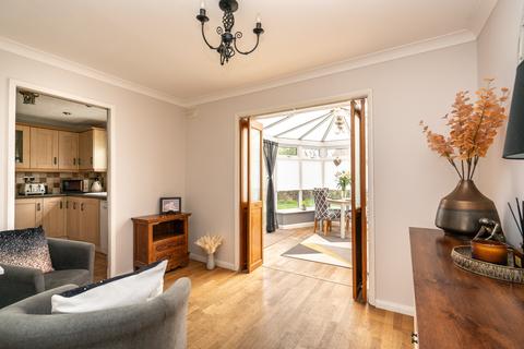 62 Howards Drive, Hemel Hempstead, HP1 3NW