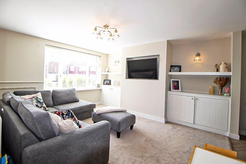 Rowan Crescent, COSELEY, WV14 9QA 3 bed semidetached house for sale