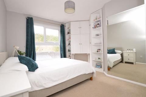2 bedroom flat for sale, Chapel Fields, Charterhouse Road, Godalming