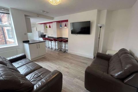 6 bedroom maisonette to rent, Tavistock Road, Newcastle Upon Tyne NE2