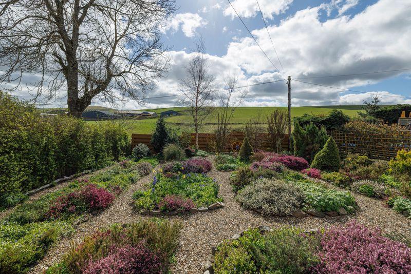 Rear Garden & Views