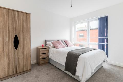 2 bedroom apartment to rent, Top Moor Side, Leeds LS11