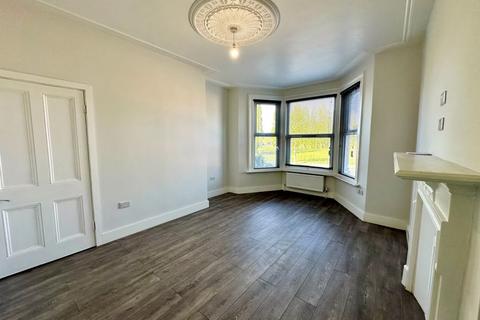 2 bedroom apartment to rent, Regents Park Road, Finchley, N3
