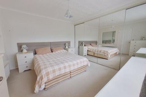 2 bedroom bungalow for sale, Glyn Way, Fareham PO14