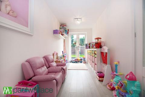 33 Cassandra Gate, Cheshunt, Waltham Cross, EN8 0XE