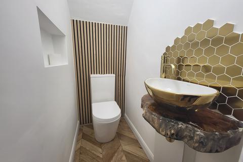 91 Adshall Road, Cheadle, SK8 2JN