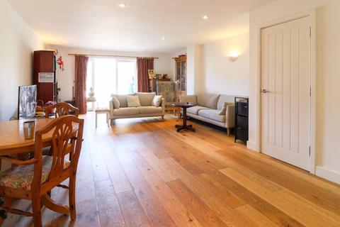 1, The Coach House, 23 Roper Road, Canterbury, CT2 7EG
