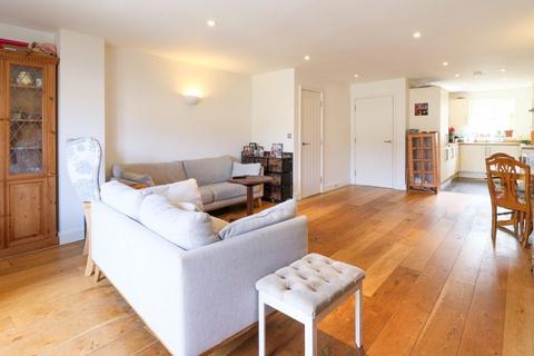 1, The Coach House, 23 Roper Road, Canterbury, CT2 7EG