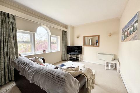 2 bedroom flat for sale, Ellesmere Park, Manchester M30