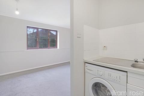 1 bedroom flat for sale, Beaufort Close, London E4