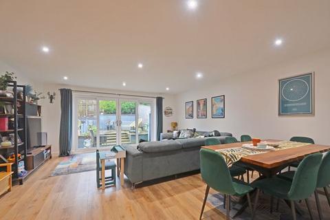 23 Lower Meadows, St Stephen, St Austell, PL26 7FB