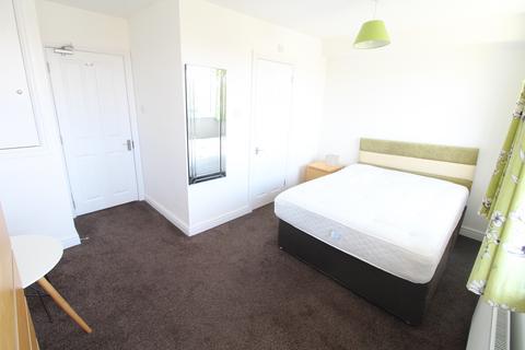 1 bedroom in a house share to rent, Ensuite Room - Chertsey Close - Furnished -  LU2 9JD - Bills Included