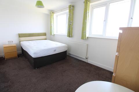 1 bedroom in a house share to rent, Ensuite Room - Chertsey Close - Furnished -  LU2 9JD - Bills Included